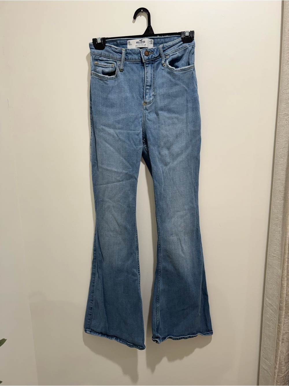 Hollister Curvy High-Rise Flare Jeans Light Wash Size 1S